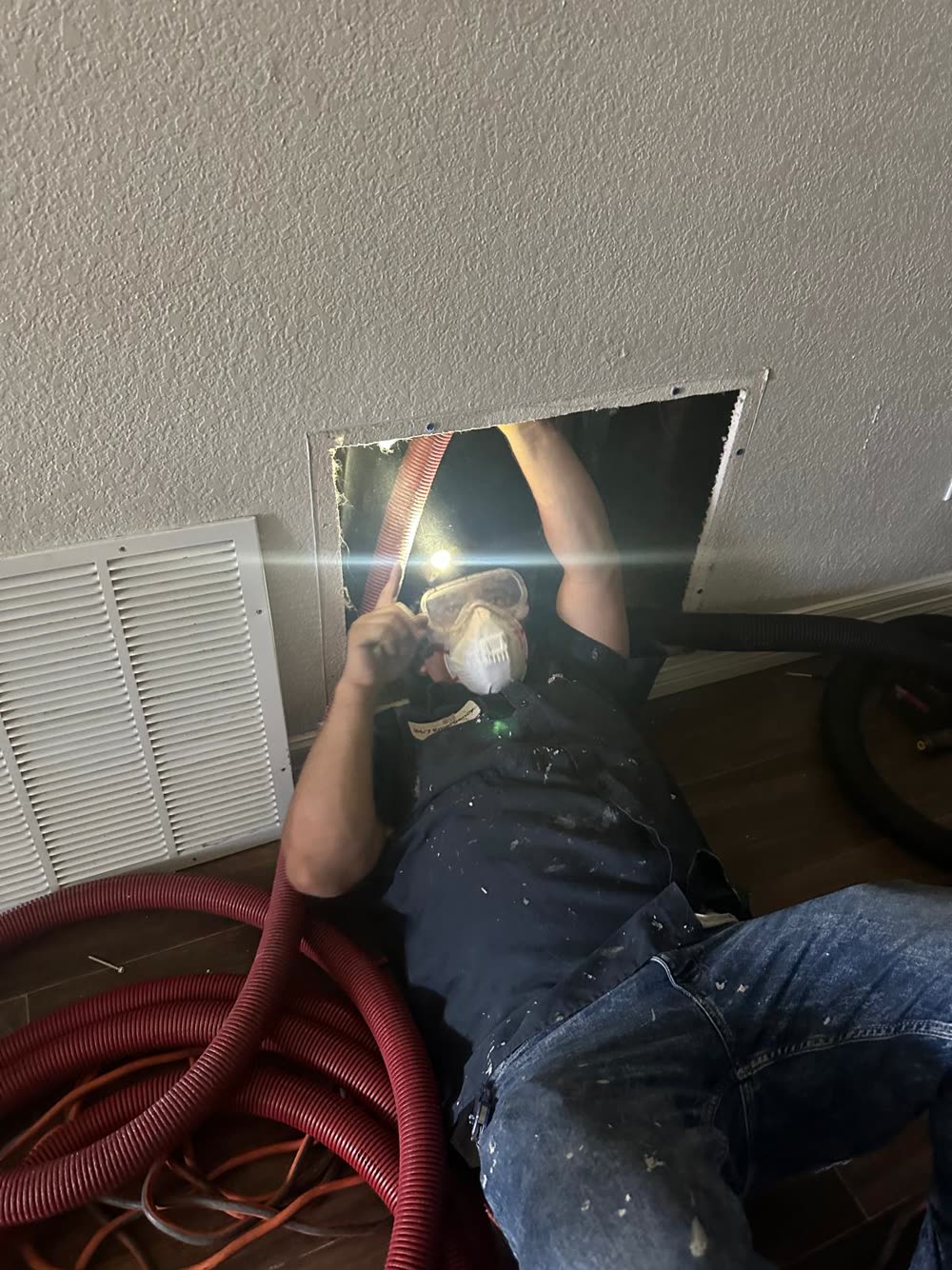 Air Duct Cleaning work photo 9